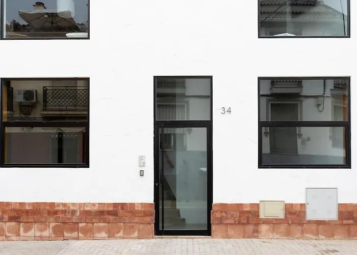 Cozy And Stylish Apartment Next To The Center 1.C2